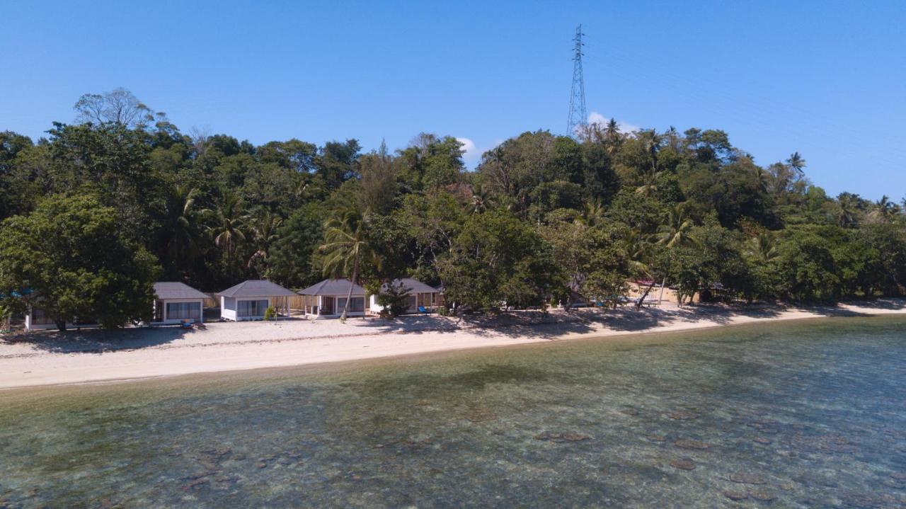 Bitung White Sands Beach Resort Lembeh מראה חיצוני תמונה