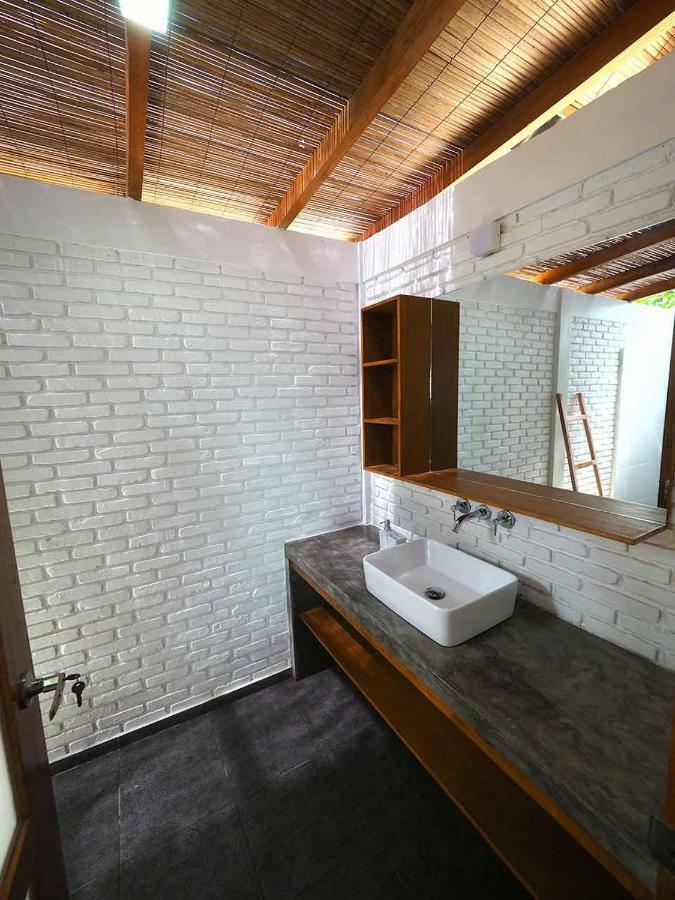 Bitung White Sands Beach Resort Lembeh מראה חיצוני תמונה