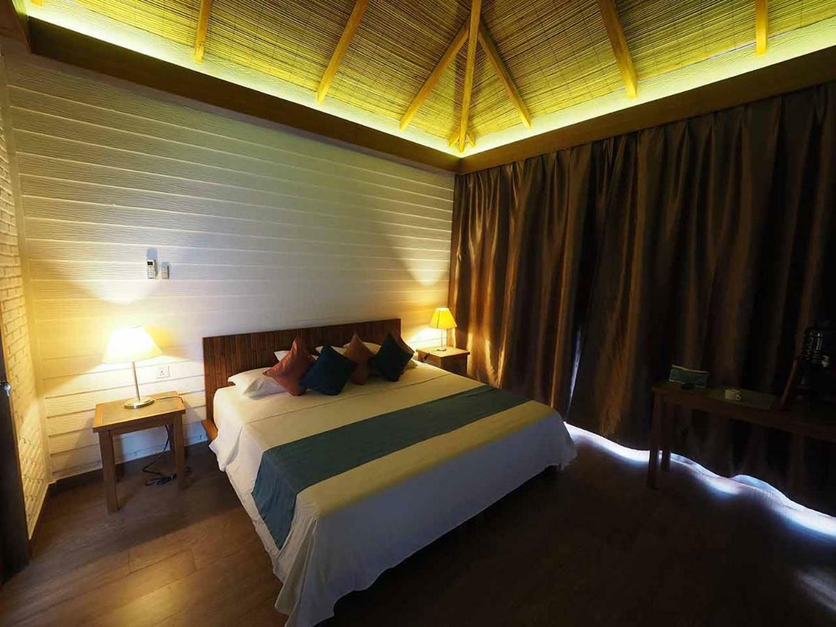 Bitung White Sands Beach Resort Lembeh מראה חיצוני תמונה