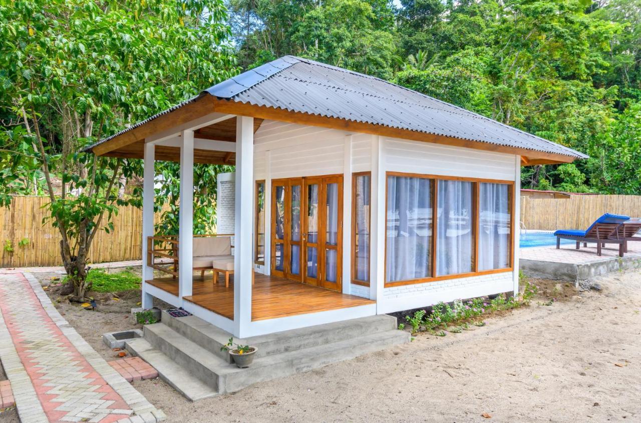 Bitung White Sands Beach Resort Lembeh מראה חיצוני תמונה